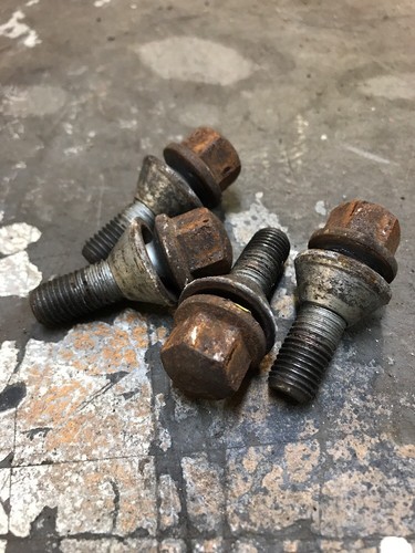 Saab four wheel nuts - wheel,